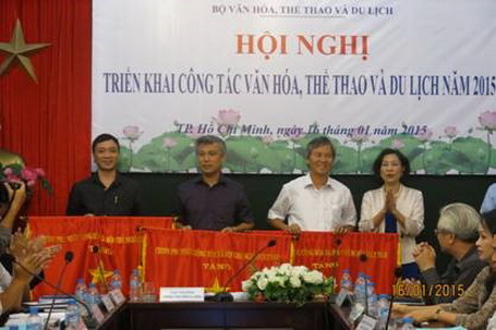 OSC Việt Nam nhận cờ thi đua của Chính phủ tại Hội nghị triển khai công tác VHTTDL năm 2015