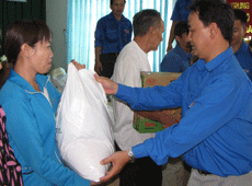 Đoàn thanh niên OSC Việt Nam: Tặng nhà đại đoàn kết và trao 120 phần quà cho các gia đình có hoàn cảnh khó khăn tại Long Điền