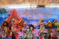 Thousands of pilgrims flock to Goddess Ponagar Festival