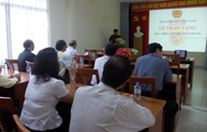 Đảng bộ OSC Việt Nam tổ chức lễ trao Huy hiệu 30 năm tuổi Đảng