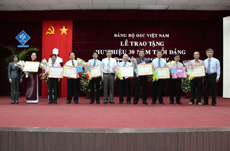 Đảng bộ OSC Việt Nam tổ chức trọng thể Lễ trao tặng huy hiệu 30 năm tuổi Đảng đợt 19/5/2012
